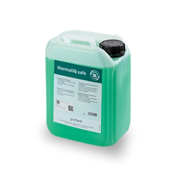 Ein grüner Kunststoffkanister mit schwarzem Verschluss und grüner Flüssigkeit zeigt das Etikett "thermaliQ safe" 