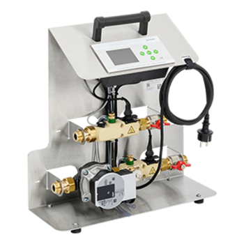 Metallische Regel-Einheit mit Display und Bedienelementen vor hellem Hintergrund.