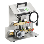 Metallische Regel-Einheit mit Display und Bedienelementen vor hellem Hintergrund.